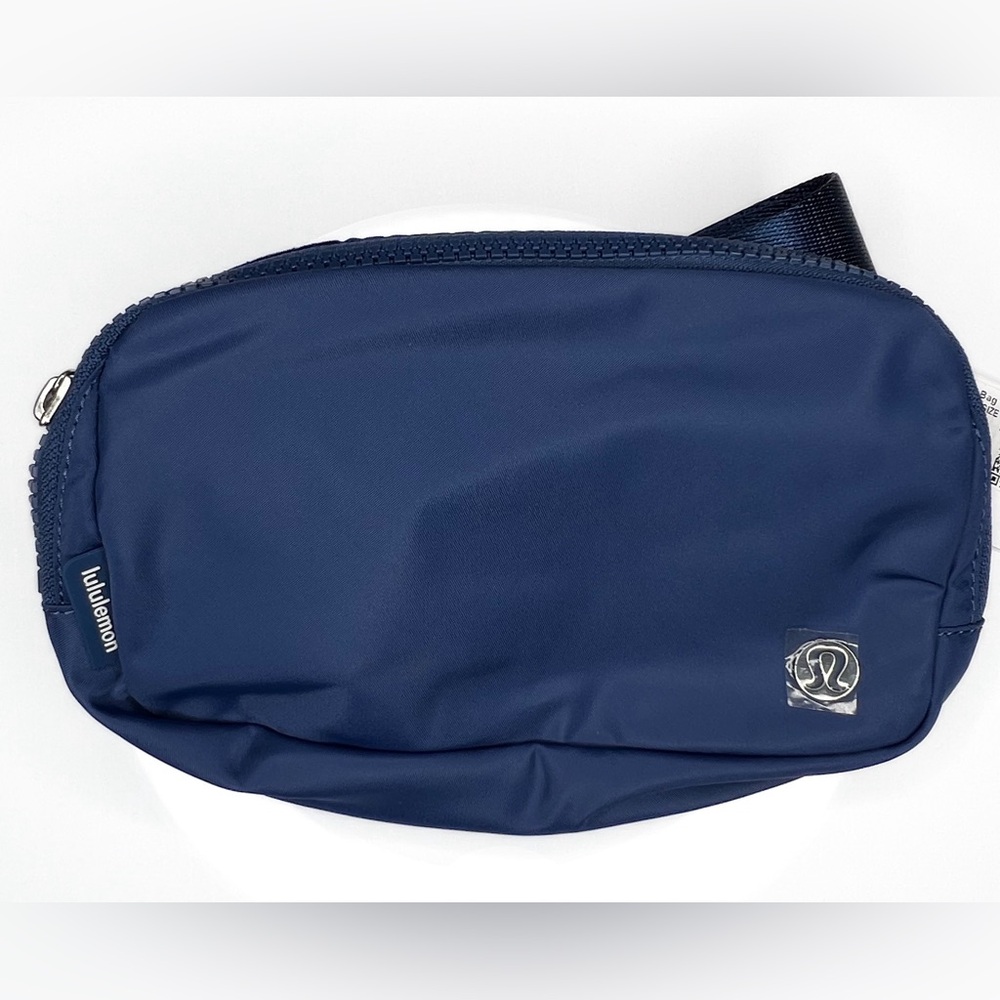 NWT Lululemon Belt Bag 1L - Pitch Blue